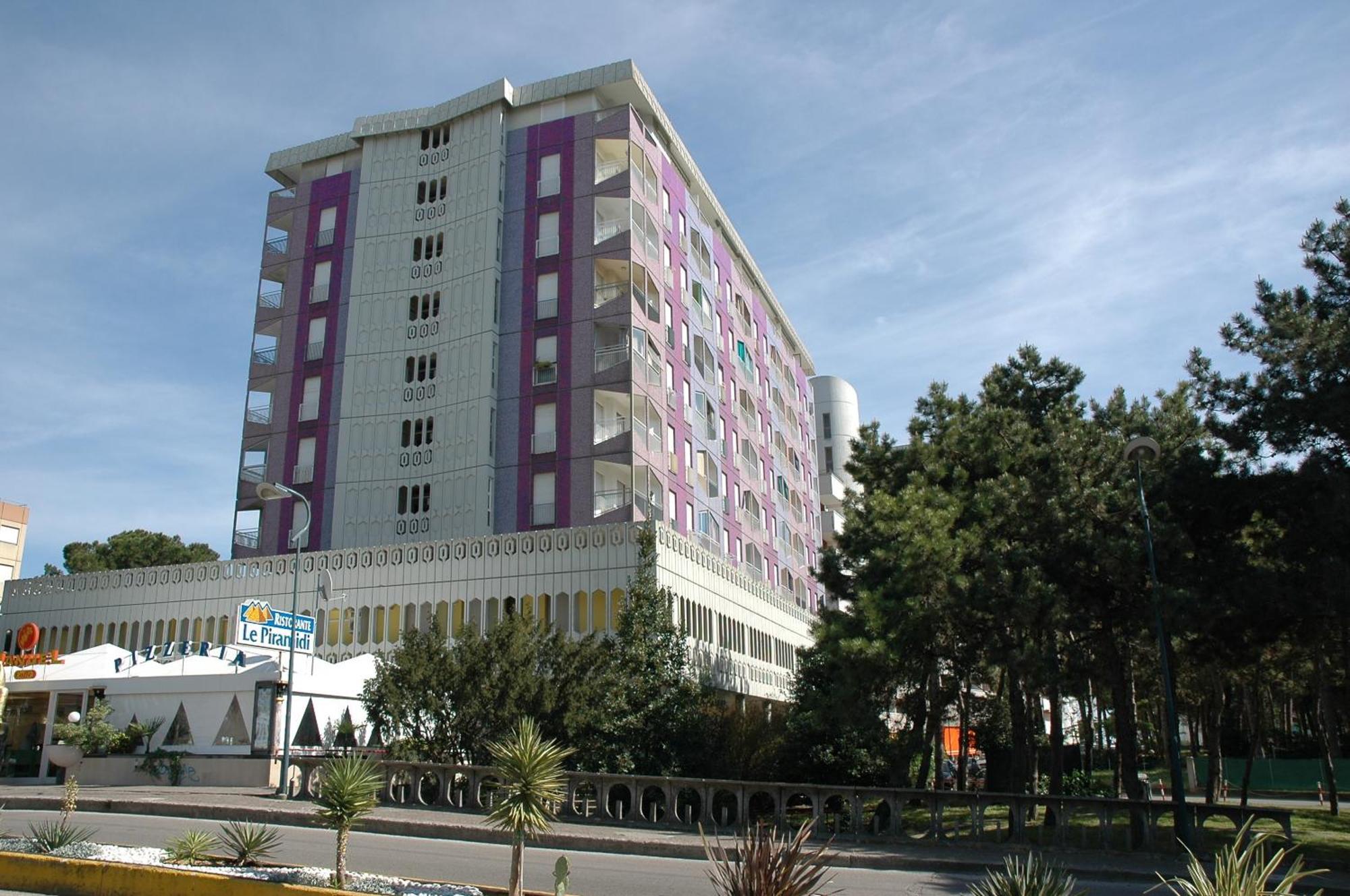 Residence Millefiori Lignano Sabbiadoro Buitenkant foto
